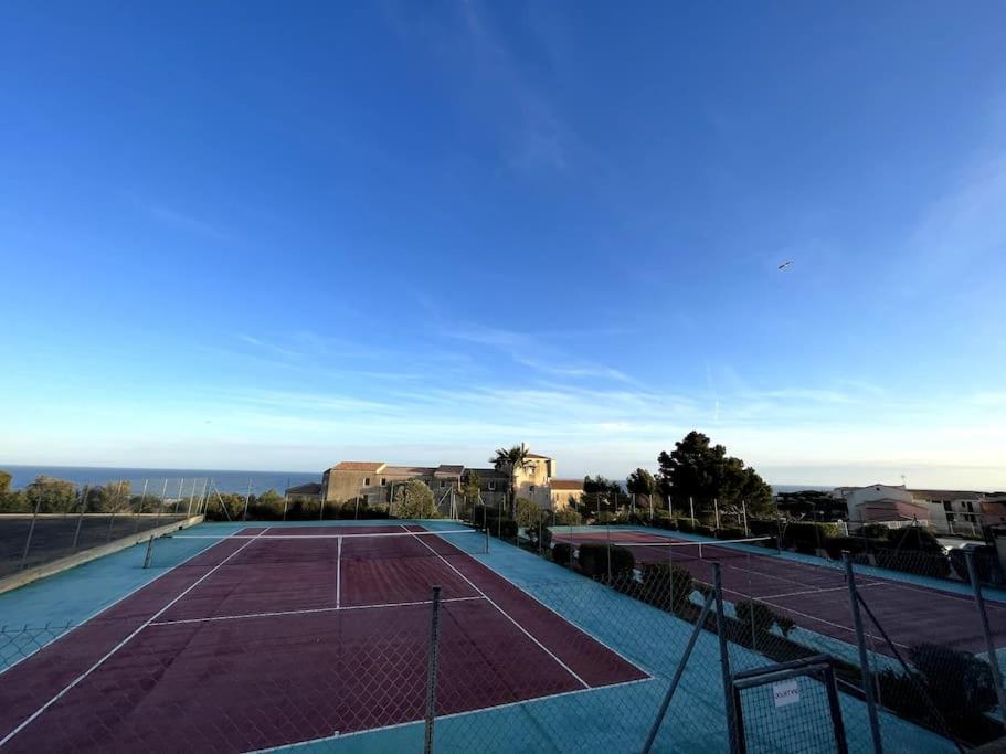 St-Pierre-La-Mer, Bel Appartement A Dans Residence Avec Piscine Et Tennis Entre 5 Et 10 Min De La Plage Fleury  Exterior photo